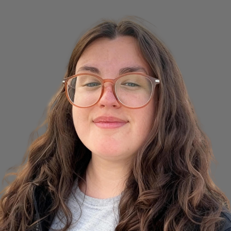 Meghan - Bio Headshot v1